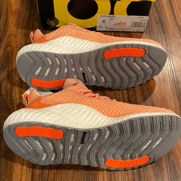 Adidas Alphaboost, 6, NWT - Picture 9 of 14